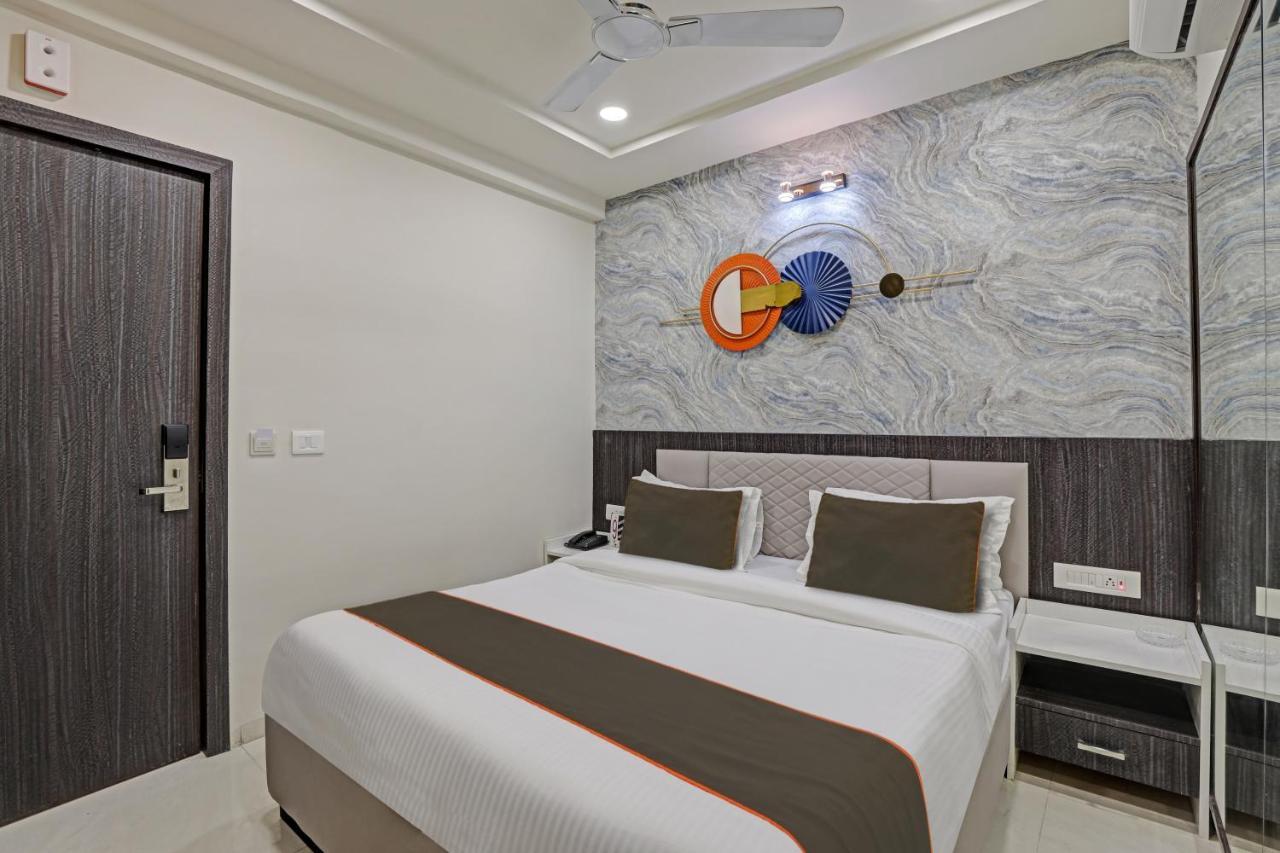 Collection O Alpha One Ahmedabad Exterior foto