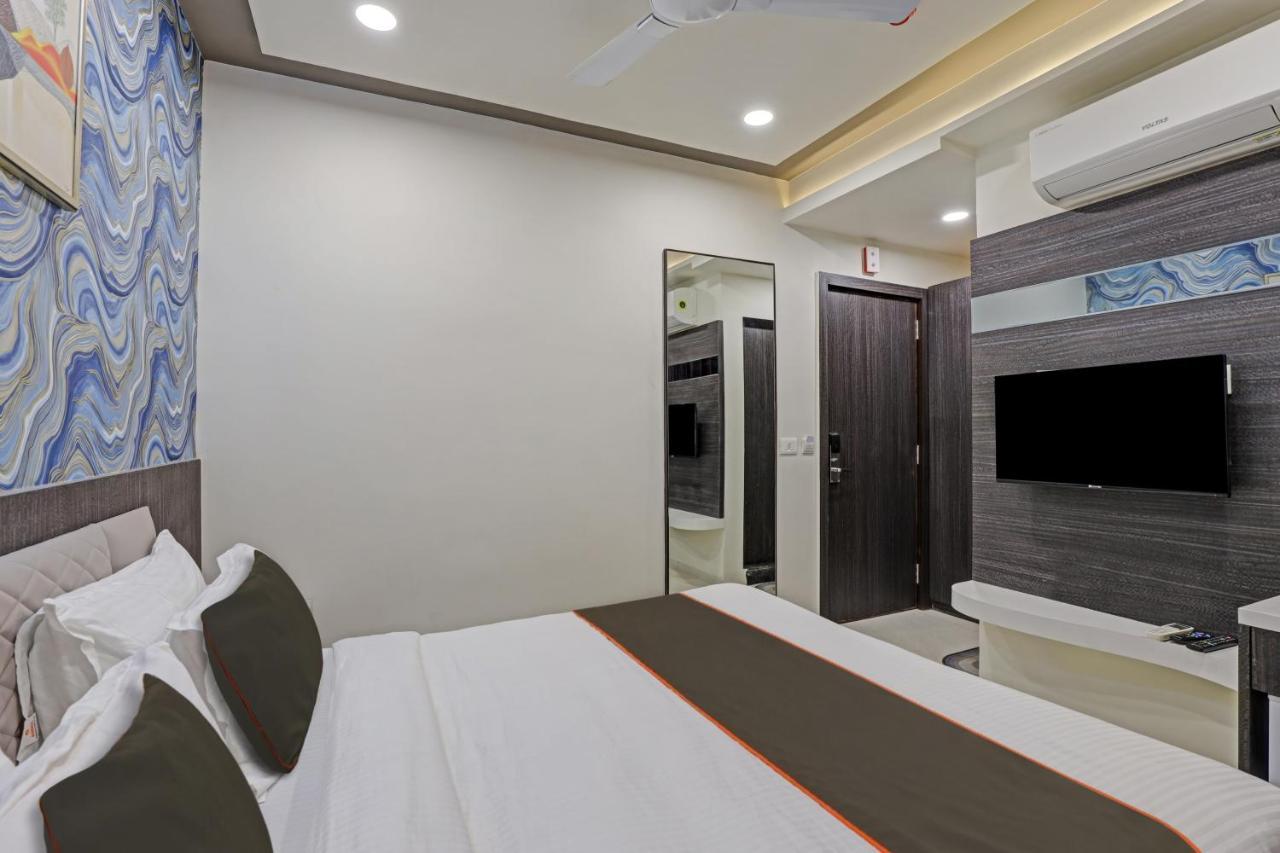 Collection O Alpha One Ahmedabad Exterior foto