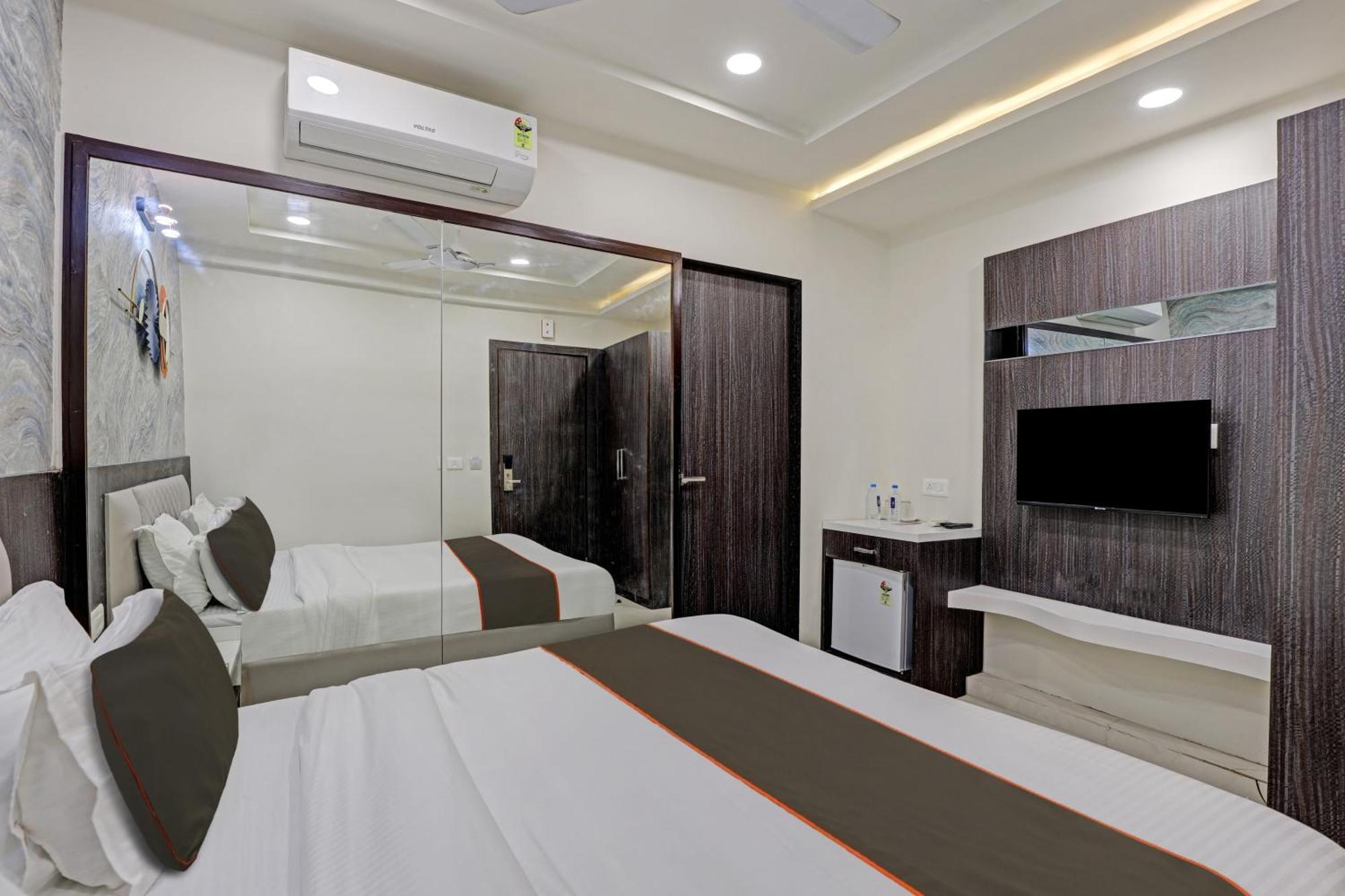 Collection O Alpha One Ahmedabad Exterior foto