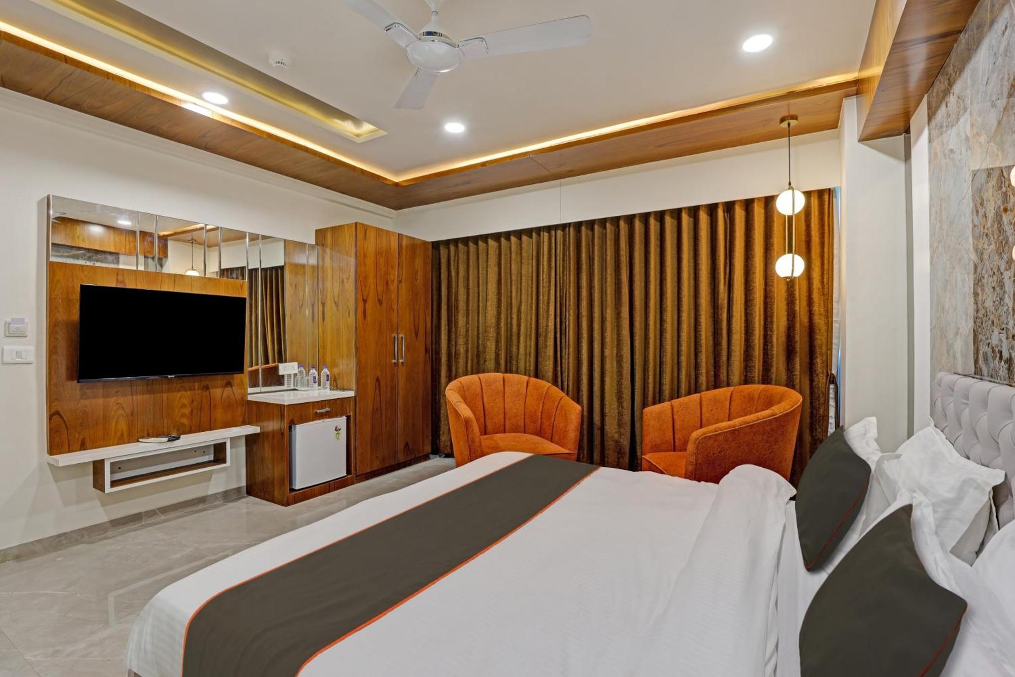 Collection O Alpha One Ahmedabad Exterior foto