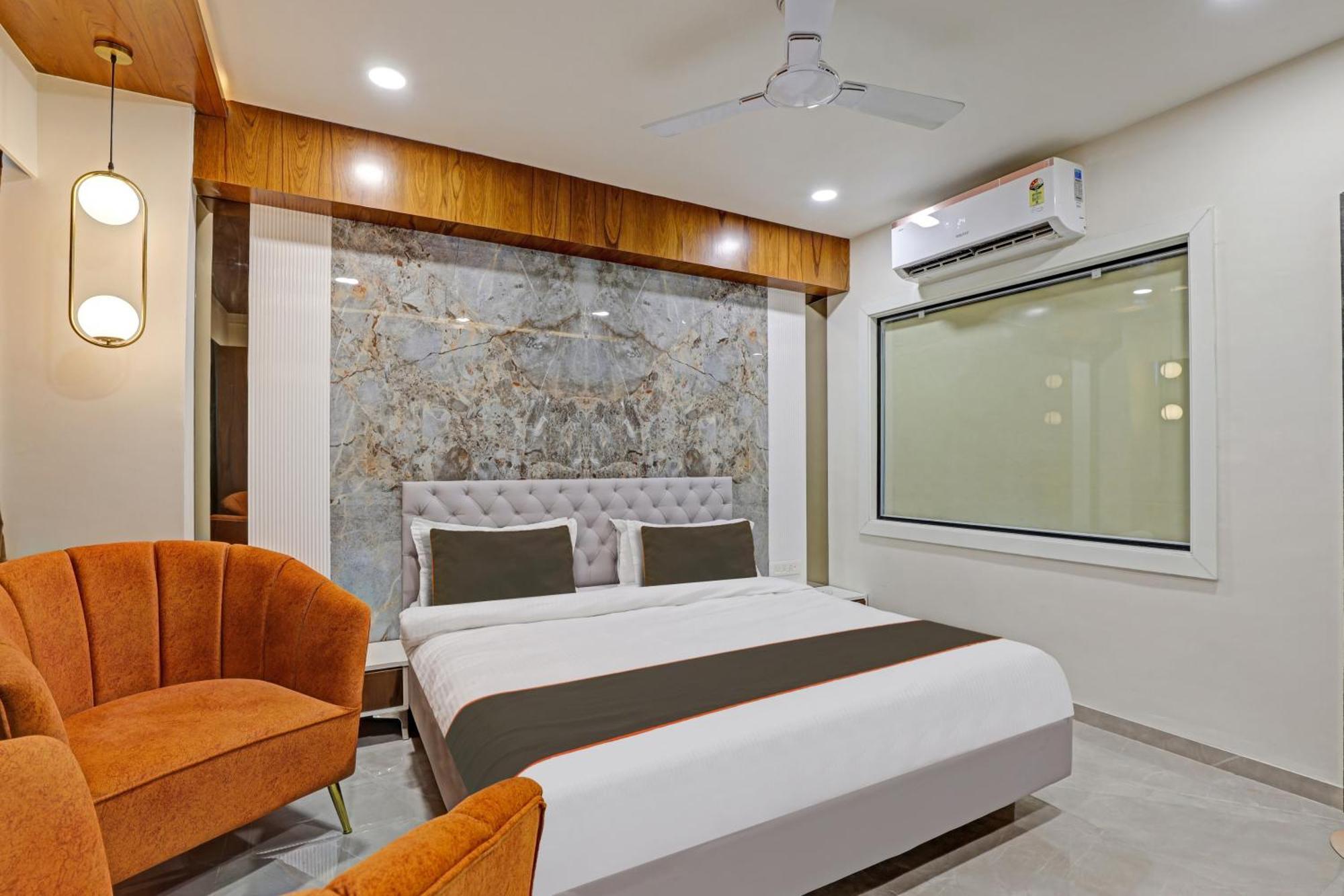 Collection O Alpha One Ahmedabad Exterior foto